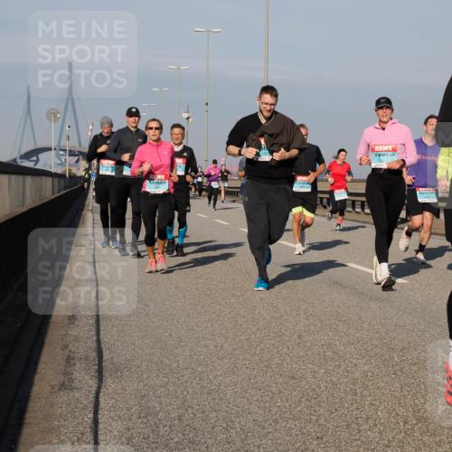 03.10.2025 - Köhlbrandbrückenlauf Fabian Wolf http://msf.ph/oto/9038867 03.10.2025 09:53:10 Position 3 080, 1473, 2990, 1478 meine-sportfotos.de