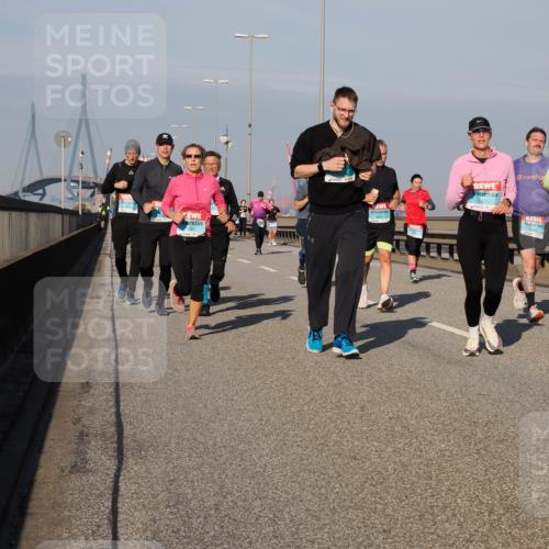 03.10.2025 - Köhlbrandbrückenlauf Fabian Wolf http://msf.ph/oto/9038872 03.10.2025 09:53:10 Position 3 3641, 1473 meine-sportfotos.de