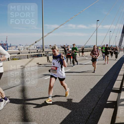 03.10.2025 - Köhlbrandbrückenlauf Michael Burmester http://msf.ph/oto/9038873 03.10.2025 12:31:35 Position 1 6531 meine-sportfotos.de