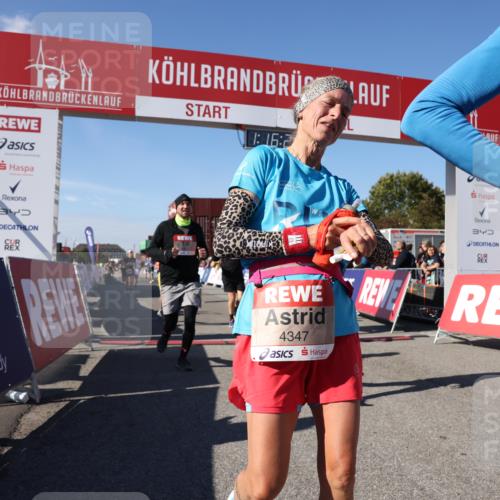 03.10.2025 - Köhlbrandbrückenlauf Lena Gebhardt http://msf.ph/oto/9038875 03.10.2025 13:16:23 Ziel 4144, 4146, 4317, 4347, 4414, 4563, 4586, 4696, 4928, 4952, 5032, 5498, 5684, 5806, 5815, 5836, 5983, 6761, 6771 meine-sportfotos.de