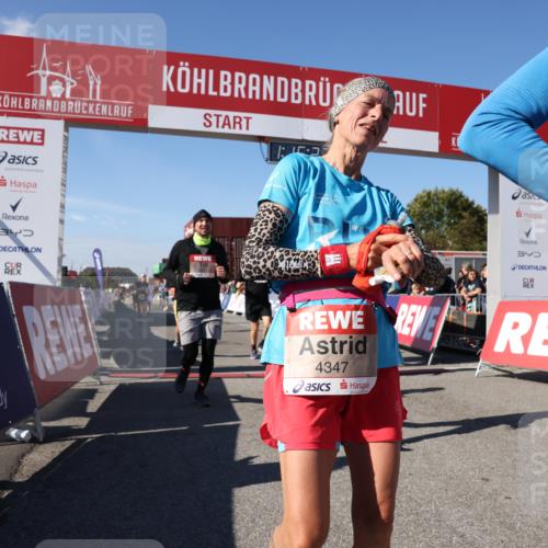 03.10.2025 - Köhlbrandbrückenlauf Lena Gebhardt http://msf.ph/oto/9038882 03.10.2025 13:16:24 Ziel 4144, 4146, 4314, 4317, 4347, 4408, 4414, 4563, 4586, 4696, 4928, 4952, 5032, 5498, 5570, 5806, 5815, 5836, 5983, 6353, 6761, 6771, 6812 meine-sportfotos.de