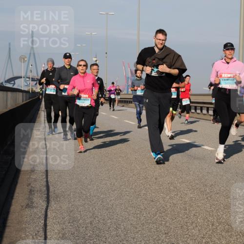 03.10.2025 - Köhlbrandbrückenlauf Fabian Wolf http://msf.ph/oto/9038884 03.10.2025 09:53:11 Position 3 1566, 1473, 1409 meine-sportfotos.de