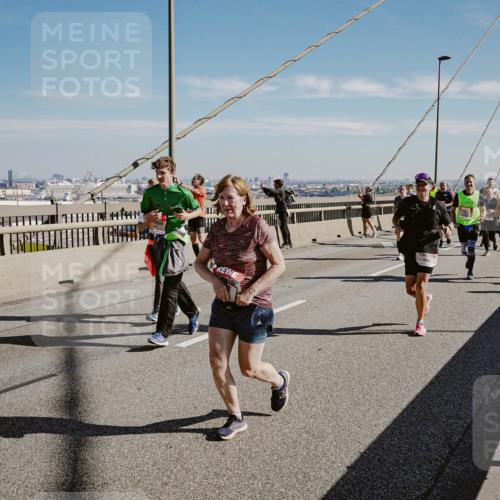 03.10.2025 - Köhlbrandbrückenlauf Michael Burmester http://msf.ph/oto/9038893 03.10.2025 12:31:37 Position 1  meine-sportfotos.de