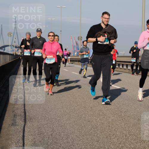 03.10.2025 - Köhlbrandbrückenlauf Fabian Wolf http://msf.ph/oto/9038894 03.10.2025 09:53:11 Position 3 2735, 1566, 1, 1473, 2990 meine-sportfotos.de