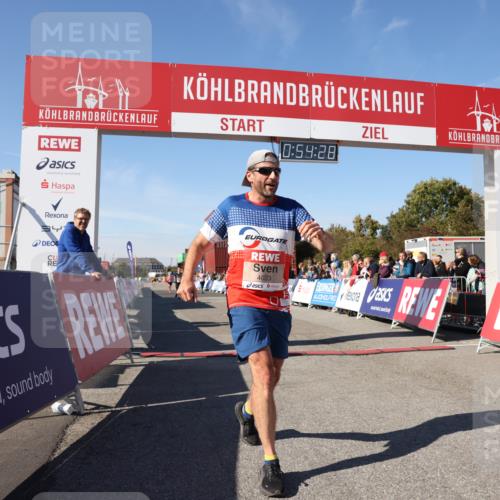 03.10.2025 - Köhlbrandbrückenlauf Lena Gebhardt http://msf.ph/oto/9038906 03.10.2025 12:54:28 Ziel 4023, 4060 meine-sportfotos.de