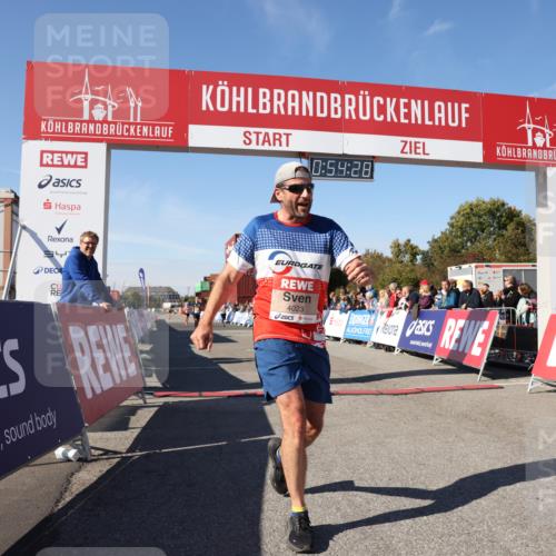 03.10.2025 - Köhlbrandbrückenlauf Lena Gebhardt http://msf.ph/oto/9038911 03.10.2025 12:54:28 Ziel 4023, 4060 meine-sportfotos.de