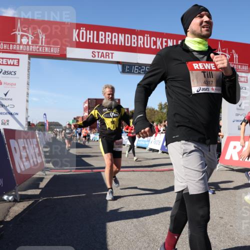 03.10.2025 - Köhlbrandbrückenlauf Lena Gebhardt http://msf.ph/oto/9038921 03.10.2025 13:16:25 Ziel 4144, 4146, 4314, 4317, 4347, 4408, 4414, 4563, 4586, 4928, 4952, 5032, 5498, 5570, 5806, 5815, 5836, 5983, 6353, 6761, 6771, 6812 meine-sportfotos.de