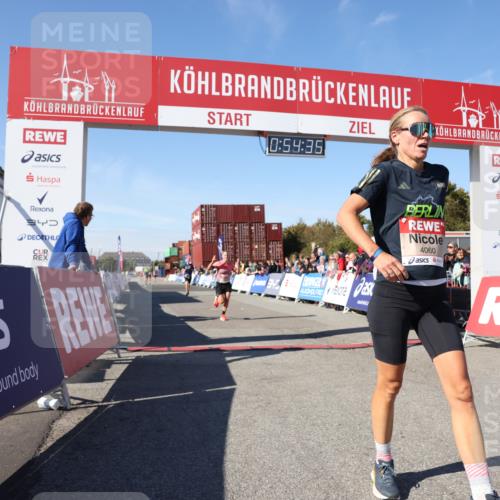 03.10.2025 - Köhlbrandbrückenlauf Lena Gebhardt http://msf.ph/oto/9038989 03.10.2025 12:54:35 Ziel 4023, 4060, 4106, 4209, 6683 meine-sportfotos.de