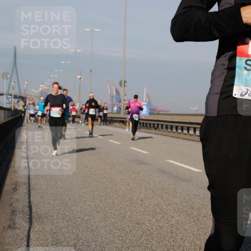 03.10.2025 - Köhlbrandbrückenlauf Fabian Wolf http://msf.ph/oto/9038992 03.10.2025 09:53:16 Position 3 3380 meine-sportfotos.de