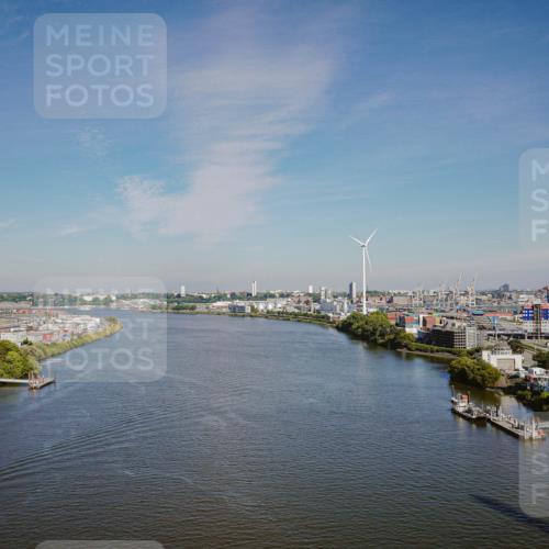 03.10.2025 - Köhlbrandbrückenlauf Michael Burmester http://msf.ph/oto/9038998 03.10.2025 12:13:35 Position 1  meine-sportfotos.de