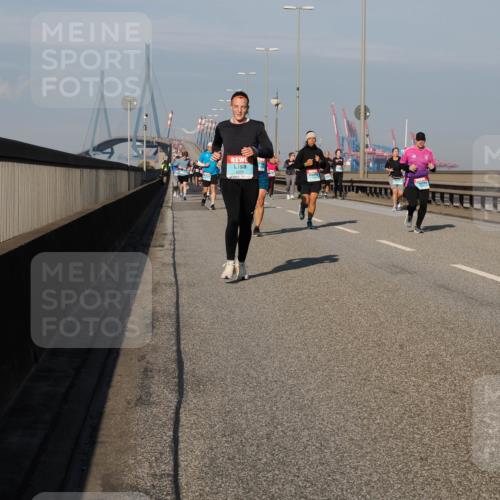 03.10.2025 - Köhlbrandbrückenlauf Fabian Wolf http://msf.ph/oto/9039008 03.10.2025 09:53:17 Position 3 1656 meine-sportfotos.de
