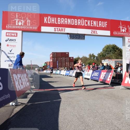 03.10.2025 - Köhlbrandbrückenlauf Lena Gebhardt http://msf.ph/oto/9039013 03.10.2025 12:54:37 Ziel 4060, 4106, 4209, 6683 meine-sportfotos.de