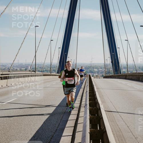 03.10.2025 - Köhlbrandbrückenlauf Michael Burmester http://msf.ph/oto/9039038 03.10.2025 12:16:49 Position 1  meine-sportfotos.de