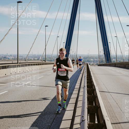 03.10.2025 - Köhlbrandbrückenlauf Michael Burmester http://msf.ph/oto/9039049 03.10.2025 12:16:50 Position 1 4004 meine-sportfotos.de