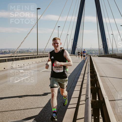 03.10.2025 - Köhlbrandbrückenlauf Michael Burmester http://msf.ph/oto/9039058 03.10.2025 12:16:51 Position 1 4004 meine-sportfotos.de