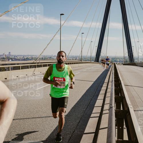03.10.2025 - Köhlbrandbrückenlauf Michael Burmester http://msf.ph/oto/9039064 03.10.2025 12:16:52 Position 1  meine-sportfotos.de