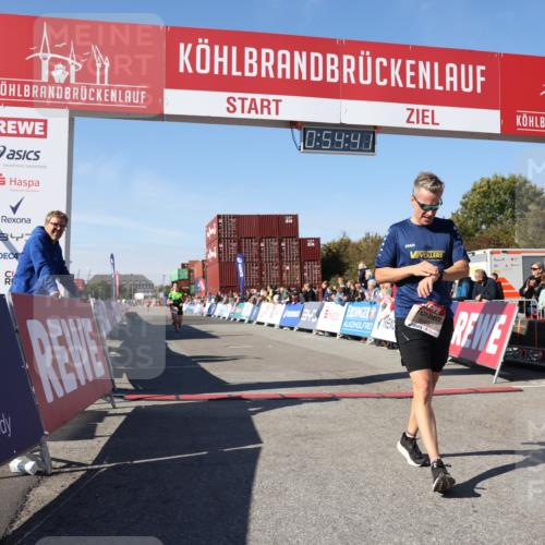03.10.2025 - Köhlbrandbrückenlauf Lena Gebhardt http://msf.ph/oto/9039079 03.10.2025 12:54:41 Ziel 4060, 4079, 4106, 4209, 6621, 6683 meine-sportfotos.de