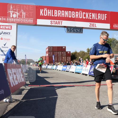 03.10.2025 - Köhlbrandbrückenlauf Lena Gebhardt http://msf.ph/oto/9039082 03.10.2025 12:54:42 Ziel 4060, 4079, 4106, 4209, 6621, 6683 meine-sportfotos.de