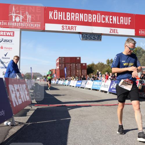 03.10.2025 - Köhlbrandbrückenlauf Lena Gebhardt http://msf.ph/oto/9039087 03.10.2025 12:54:42 Ziel 4060, 4079, 4106, 4209, 6621, 6683 meine-sportfotos.de