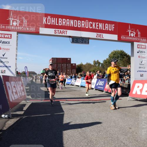 03.10.2025 - Köhlbrandbrückenlauf Lena Gebhardt http://msf.ph/oto/9039090 03.10.2025 13:16:28 Ziel 4144, 4146, 4314, 4317, 4347, 4408, 4414, 4563, 4586, 4928, 4952, 5032, 5498, 5570, 5694, 5815, 5836, 5983, 6208, 6353, 6377, 6761, 6771, 6812 meine-sportfotos.de