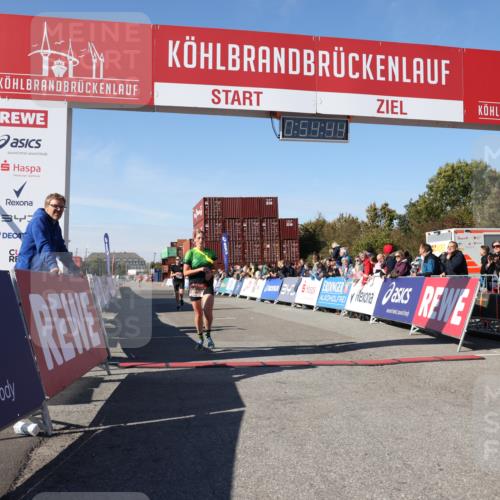 03.10.2025 - Köhlbrandbrückenlauf Lena Gebhardt http://msf.ph/oto/9039092 03.10.2025 12:54:44 Ziel 4079, 4106, 4209, 6621, 6683 meine-sportfotos.de