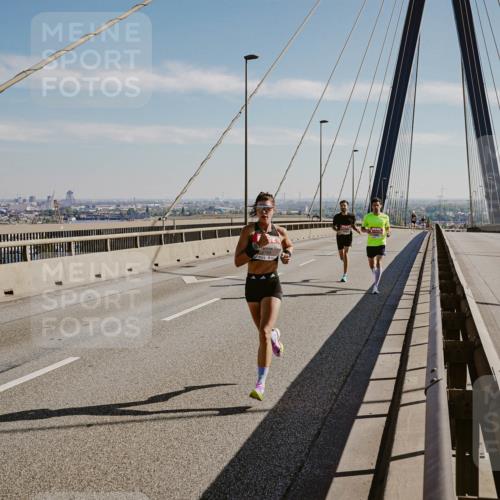 03.10.2025 - Köhlbrandbrückenlauf Michael Burmester http://msf.ph/oto/9039093 03.10.2025 12:16:58 Position 1 6740 meine-sportfotos.de