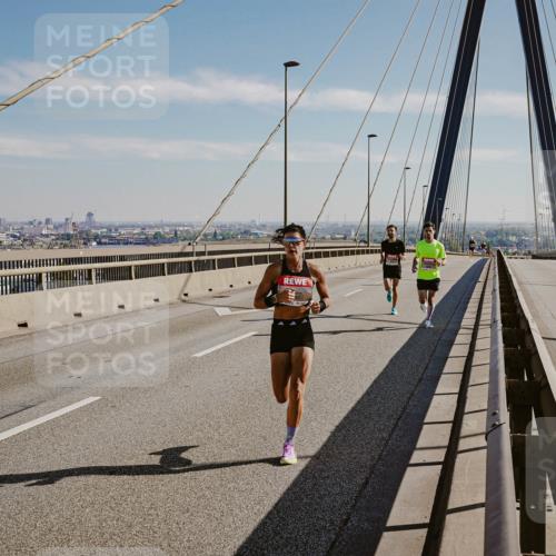 03.10.2025 - Köhlbrandbrückenlauf Michael Burmester http://msf.ph/oto/9039100 03.10.2025 12:16:59 Position 1 6740 meine-sportfotos.de