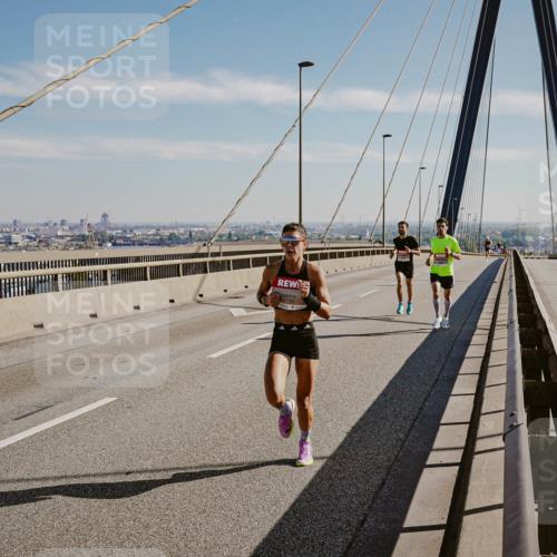 03.10.2025 - Köhlbrandbrückenlauf Michael Burmester http://msf.ph/oto/9039110 03.10.2025 12:16:59 Position 1 6740 meine-sportfotos.de