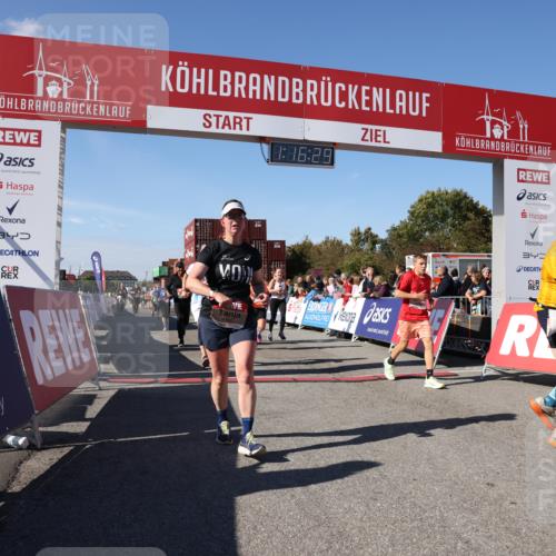 03.10.2025 - Köhlbrandbrückenlauf Lena Gebhardt http://msf.ph/oto/9039111 03.10.2025 13:16:29 Ziel 4144, 4146, 4314, 4317, 4347, 4408, 4414, 4563, 4586, 4928, 4952, 5032, 5104, 5498, 5570, 5694, 5815, 5836, 5983, 6208, 6353, 6377, 6761, 6771, 6812 meine-sportfotos.de