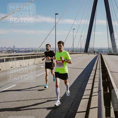 03.10.2025 - Köhlbrandbrückenlauf Michael Burmester http://msf.ph/oto/9039130 03.10.2025 12:17:01 Position 1 6280 meine-sportfotos.de