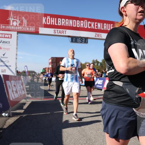 03.10.2025 - Köhlbrandbrückenlauf Lena Gebhardt http://msf.ph/oto/9039131 03.10.2025 13:16:31 Ziel 4036, 4144, 4146, 4314, 4317, 4408, 4414, 4586, 4952, 5104, 5498, 5570, 5630, 5694, 5815, 5983, 6208, 6353, 6377, 6761, 6771, 6812 meine-sportfotos.de
