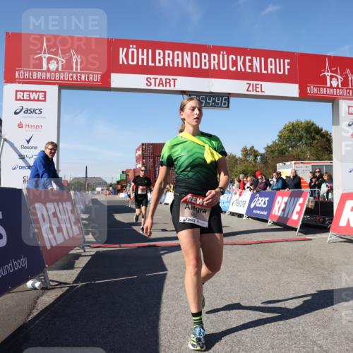 03.10.2025 - Köhlbrandbrückenlauf Lena Gebhardt http://msf.ph/oto/9039138 03.10.2025 12:54:47 Ziel 4079, 6151, 6621, 6683 meine-sportfotos.de