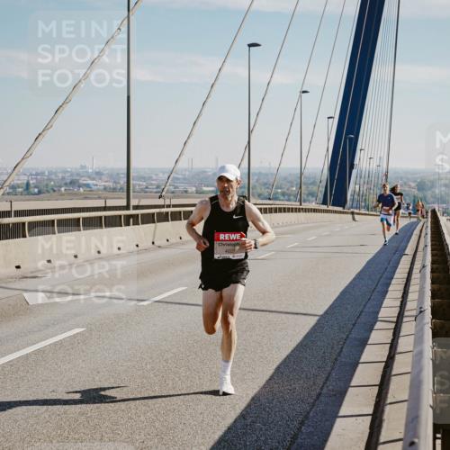 03.10.2025 - Köhlbrandbrückenlauf Michael Burmester http://msf.ph/oto/9039144 03.10.2025 12:17:11 Position 1 4027 meine-sportfotos.de