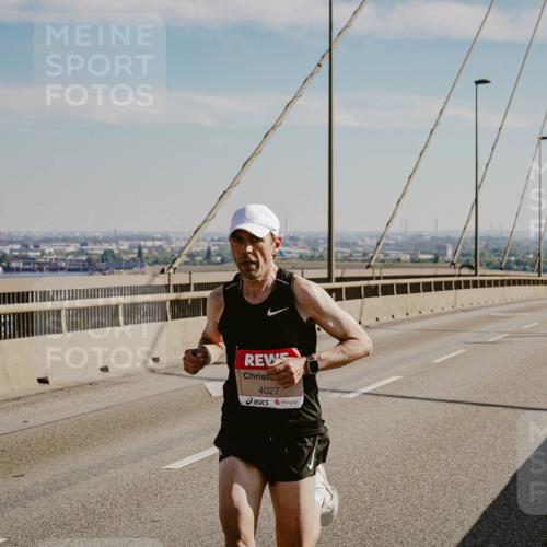 03.10.2025 - Köhlbrandbrückenlauf Michael Burmester http://msf.ph/oto/9039150 03.10.2025 12:17:12 Position 1 4027 meine-sportfotos.de