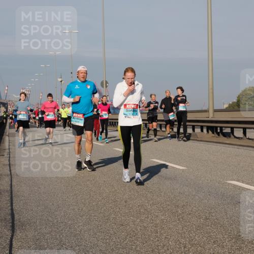 03.10.2025 - Köhlbrandbrückenlauf Fabian Wolf http://msf.ph/oto/9039153 03.10.2025 09:53:27 Position 3 3218, 1742 meine-sportfotos.de