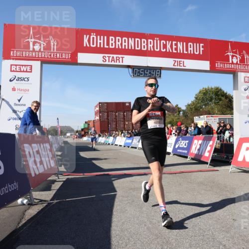 03.10.2025 - Köhlbrandbrückenlauf Lena Gebhardt http://msf.ph/oto/9039156 03.10.2025 12:54:48 Ziel 4079, 6151, 6621, 6683 meine-sportfotos.de