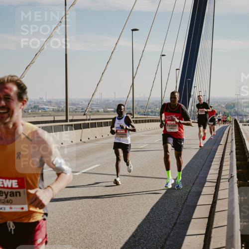 03.10.2025 - Köhlbrandbrückenlauf Michael Burmester http://msf.ph/oto/9039184 03.10.2025 12:17:40 Position 1 6240, 6 meine-sportfotos.de