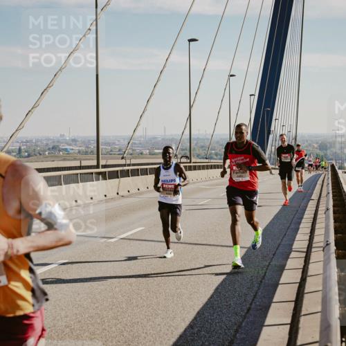 03.10.2025 - Köhlbrandbrückenlauf Michael Burmester http://msf.ph/oto/9039187 03.10.2025 12:17:40 Position 1 6240, 9, 3, 99, 6483 meine-sportfotos.de
