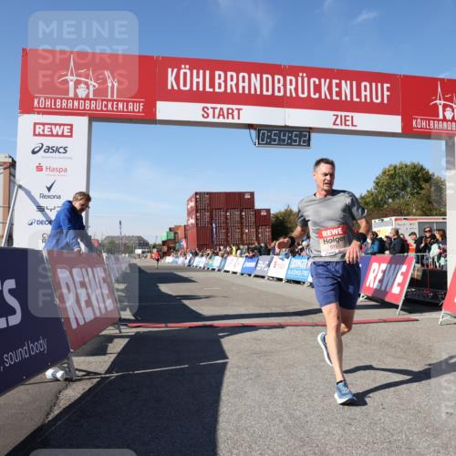 03.10.2025 - Köhlbrandbrückenlauf Lena Gebhardt http://msf.ph/oto/9039190 03.10.2025 12:54:53 Ziel 4079, 6151, 6621 meine-sportfotos.de