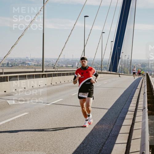 03.10.2025 - Köhlbrandbrückenlauf Michael Burmester http://msf.ph/oto/9039224 03.10.2025 12:17:46 Position 1 6514 meine-sportfotos.de