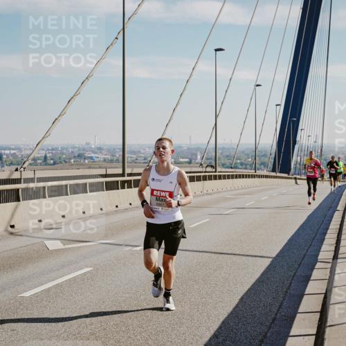 03.10.2025 - Köhlbrandbrückenlauf Michael Burmester http://msf.ph/oto/9039235 03.10.2025 12:18:00 Position 1 6087 meine-sportfotos.de