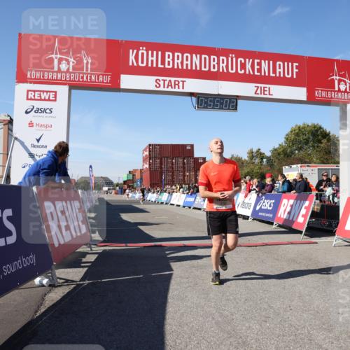 03.10.2025 - Köhlbrandbrückenlauf Lena Gebhardt http://msf.ph/oto/9039237 03.10.2025 12:55:02 Ziel 5765, 6410 meine-sportfotos.de