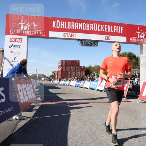03.10.2025 - Köhlbrandbrückenlauf Lena Gebhardt http://msf.ph/oto/9039246 03.10.2025 12:55:03 Ziel 5765, 6410 meine-sportfotos.de