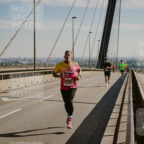 03.10.2025 - Köhlbrandbrückenlauf Michael Burmester http://msf.ph/oto/9039256 03.10.2025 12:18:07 Position 1  meine-sportfotos.de