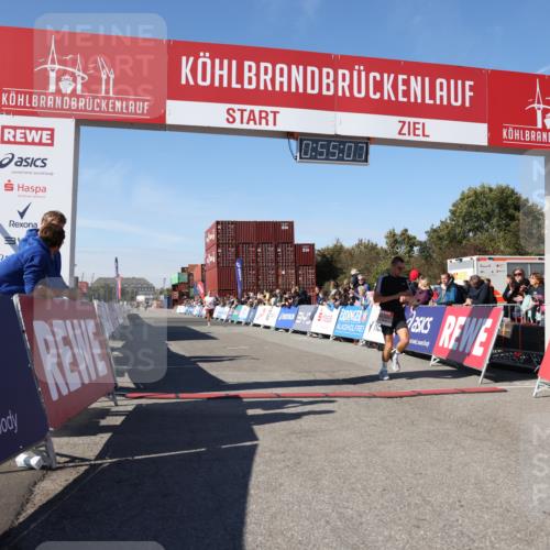 03.10.2025 - Köhlbrandbrückenlauf Lena Gebhardt http://msf.ph/oto/9039271 03.10.2025 12:55:08 Ziel 5765, 6130, 6410 meine-sportfotos.de