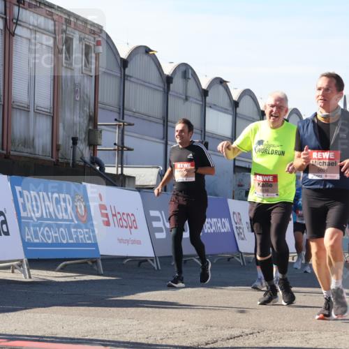 03.10.2025 - Köhlbrandbrückenlauf Luisa Fischer http://msf.ph/oto/9039272 03.10.2025 13:29:27 Ziel 5340, 5344, 5366, 5470, 5514, 5601, 6063, 6118, 6156, 6309, 6334, 6335, 6336, 6351, 6387, 6539, 6554 meine-sportfotos.de