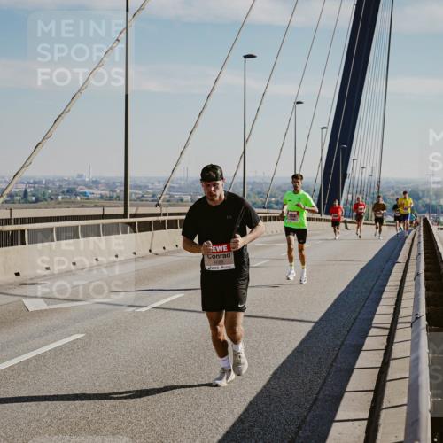 03.10.2025 - Köhlbrandbrückenlauf Michael Burmester http://msf.ph/oto/9039273 03.10.2025 12:18:11 Position 1 4089 meine-sportfotos.de