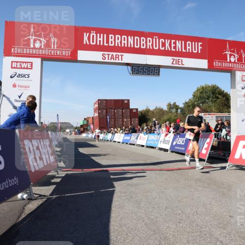 03.10.2025 - Köhlbrandbrückenlauf Lena Gebhardt http://msf.ph/oto/9039280 03.10.2025 12:55:08 Ziel 5765, 6130, 6410 meine-sportfotos.de