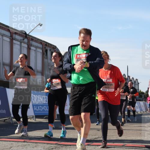 03.10.2025 - Köhlbrandbrückenlauf Luisa Fischer http://msf.ph/oto/9039282 03.10.2025 13:29:30 Ziel 5340, 5366, 5470, 5482, 5514, 5601, 6156, 6334, 6335, 6336, 6351, 6387, 6439, 6539, 6543, 6554, 6555 meine-sportfotos.de