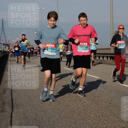 03.10.2025 - Köhlbrandbrückenlauf Fabian Wolf http://msf.ph/oto/9039283 03.10.2025 09:53:33 Position 3 1670, 1753, 1755 meine-sportfotos.de